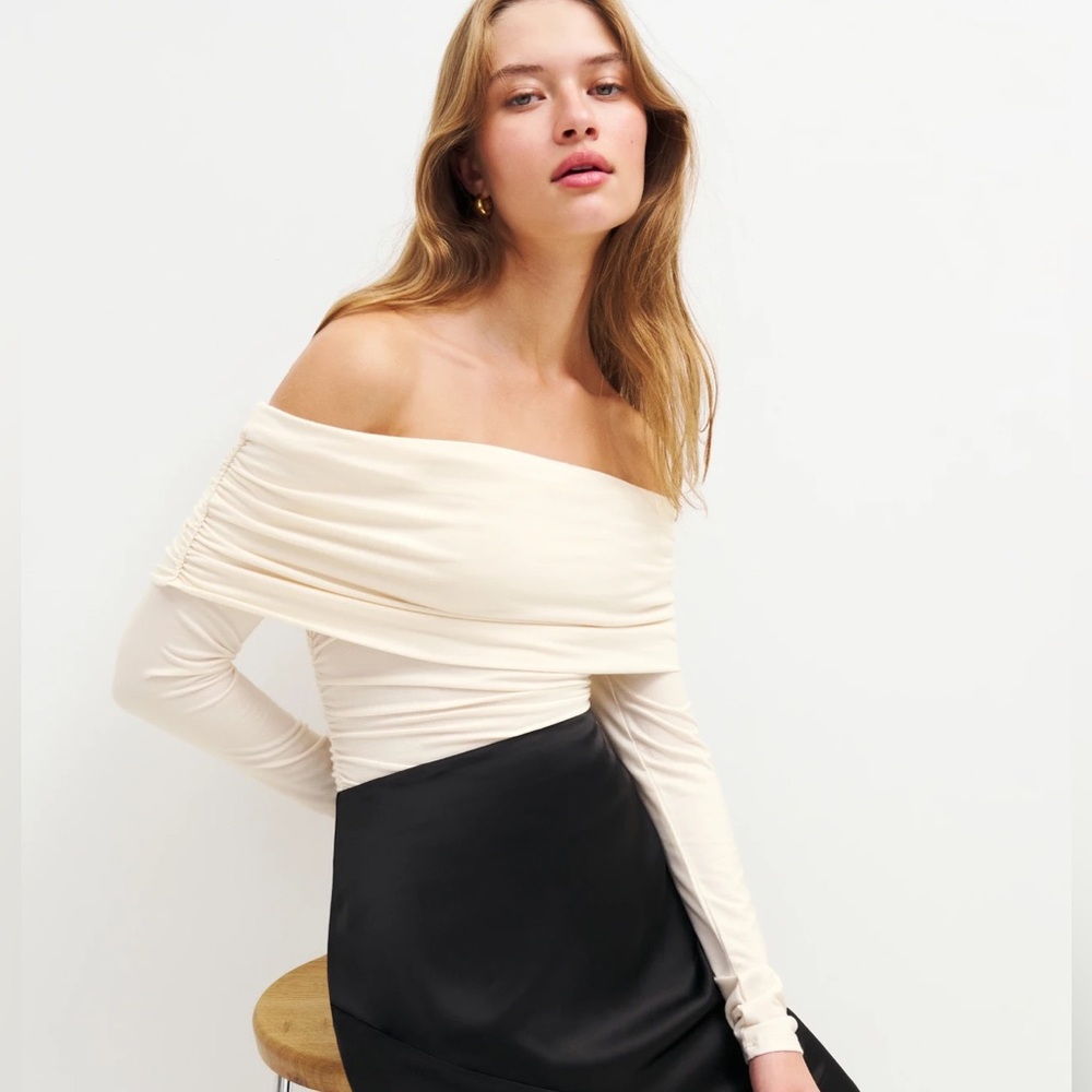 Reformation Florentina Draped Off the Shoulder Knit Top Horchata, size Large NWT